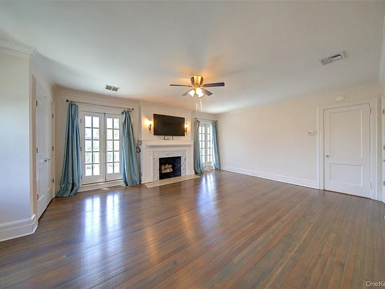 159 Magnolia Blvd — Photo 32