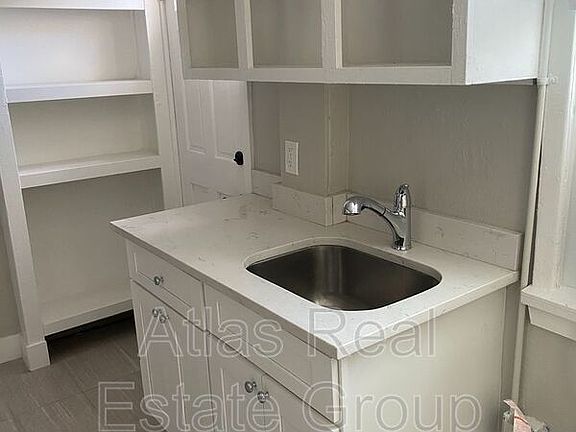 4th image of 1075-1085 N Clarkson St #7