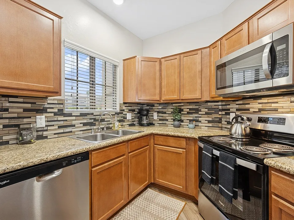 Scottsdale Horizon Apartments