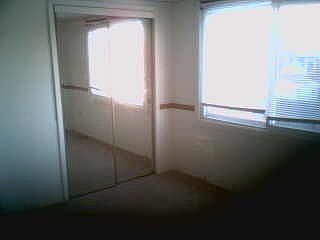 Master B/R w/walkin closet