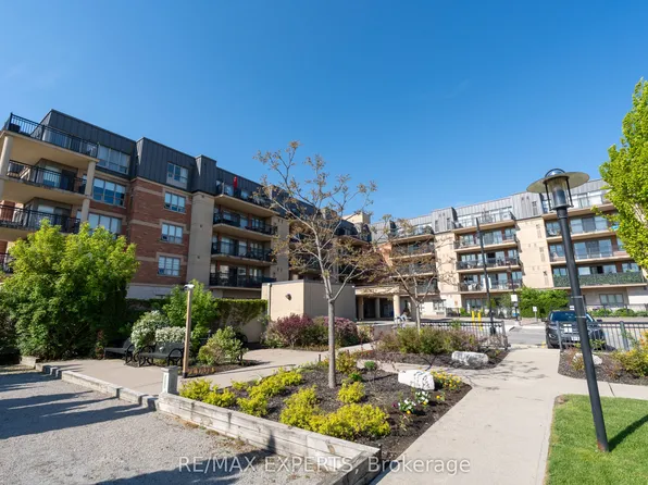 8026 Kipling Ave #202, Vaughan, ON L4L 2A1