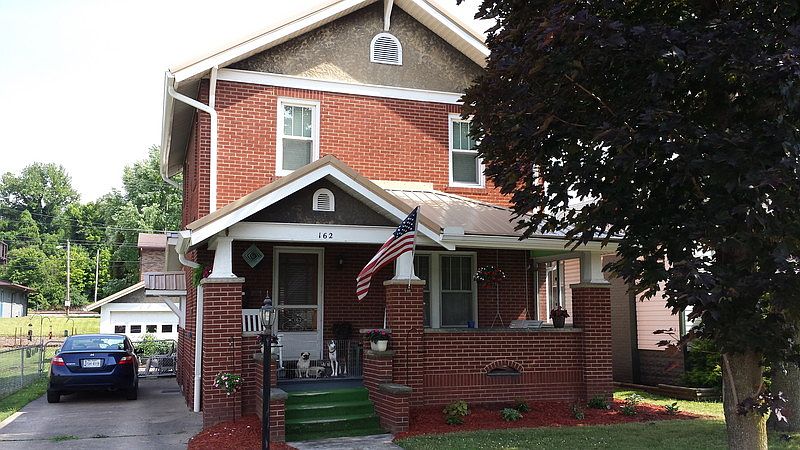 1st image of 162 2nd Ave