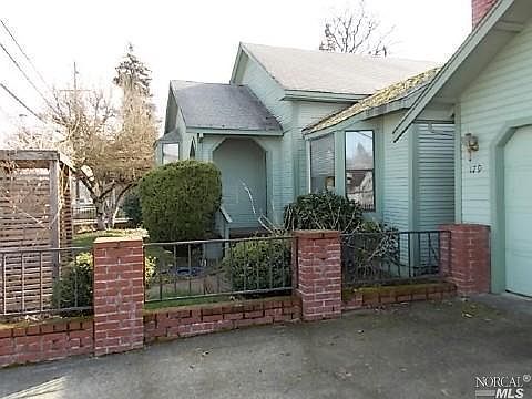 2nd image of 179 E Valley St