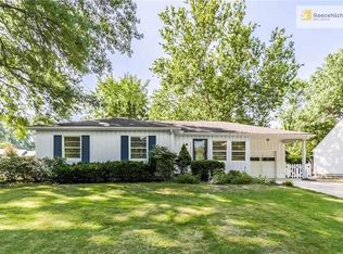 7701 Tomahawk Rd, Prairie Village, KS 66208