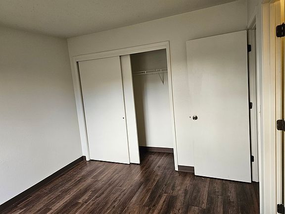 4th image of 402 N Iowa St