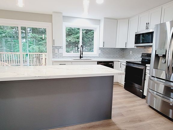 5th image of 9602 166th St E