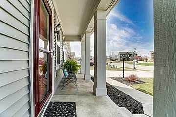 3rd image of 1558 Adena Pointe Dr