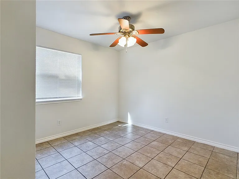 1906 Finfeather Rd #D — Photo 21