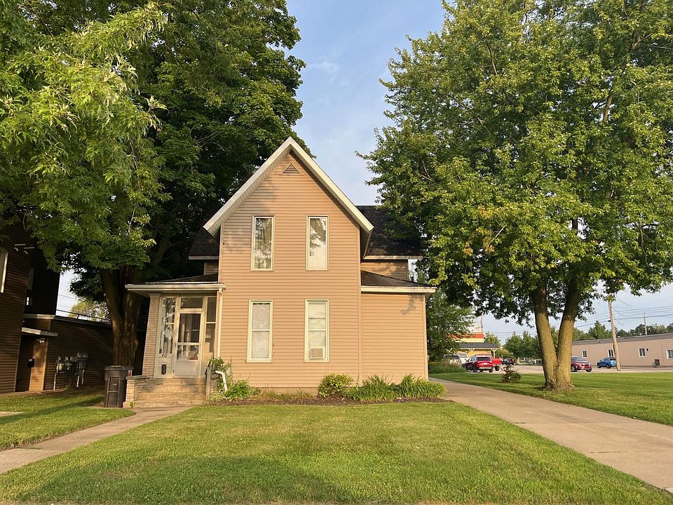 1st image of 40 N Elm St #3
