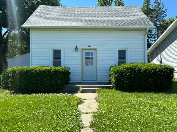 2009 12th St, Columbus, NE 68601