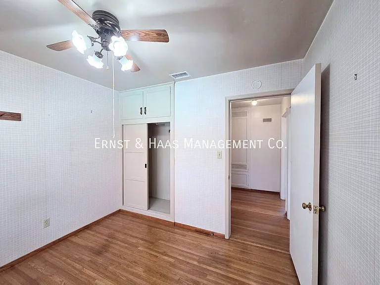 2080 Senasac Ave — Photo 19