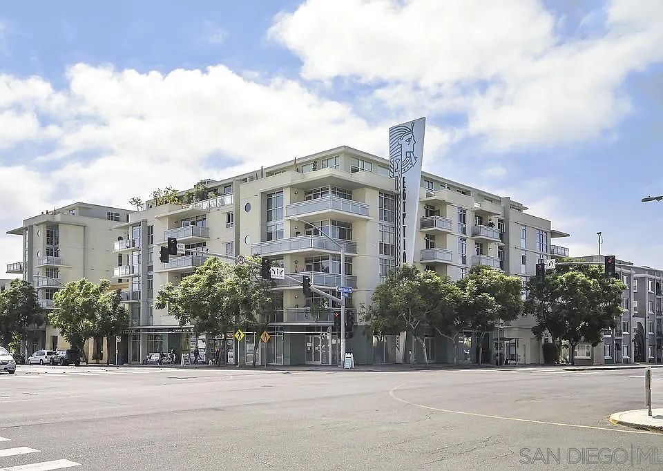 1st image of 3812 Park Blvd Unit 407