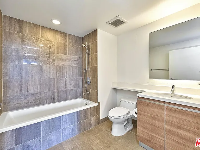 3785 Wilshire Blvd #2008 — Photo 20