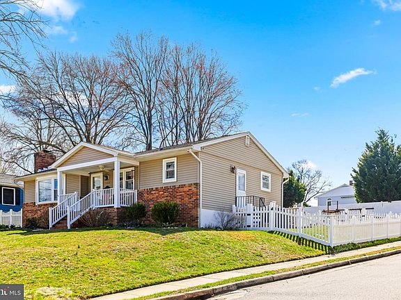 3rd image of 763 Hawthorne Rd