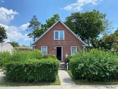 38 3rd Ave, Westbury, NY, 11590
