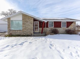 1700 Skyline Dr, Racine, WI 53406