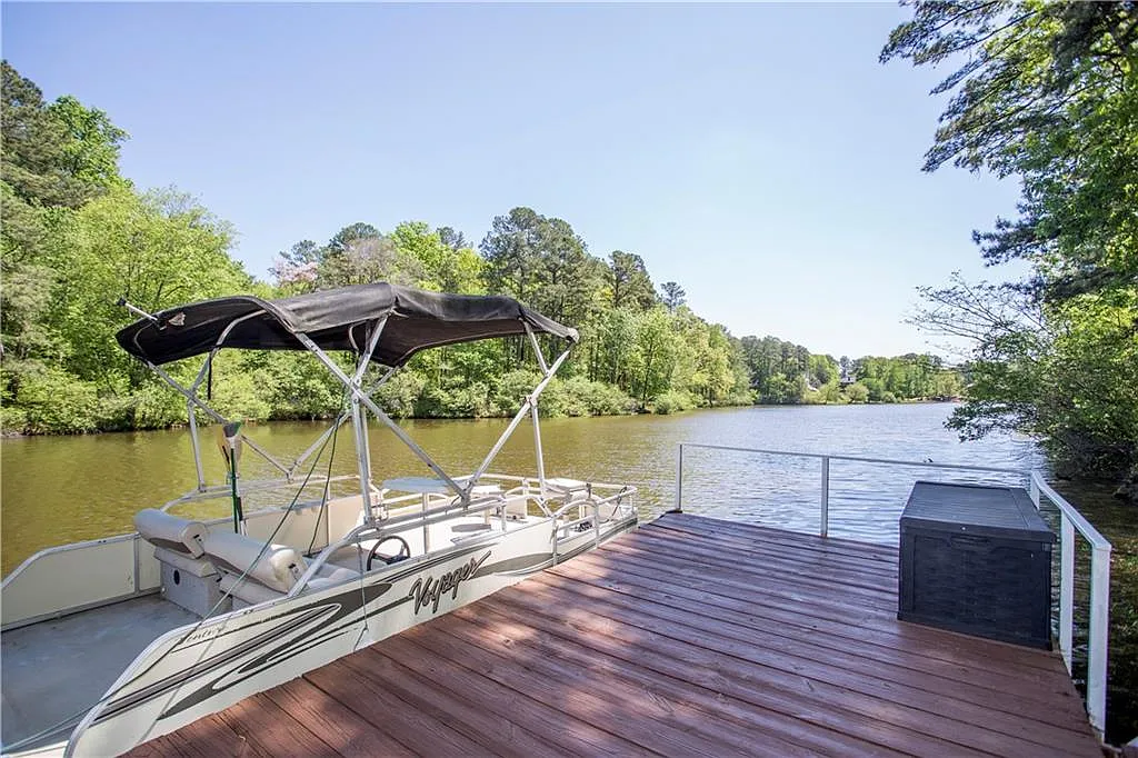 4 bed, 3.5 bath, 3774 sqft, $4,200 — Photo 4