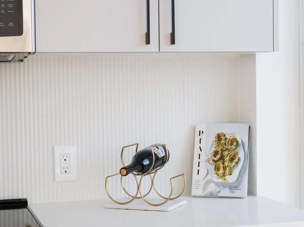 180 Morgan Street image 52 of 140