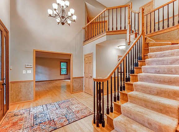 5th image of 1550 Thorneberry Ct