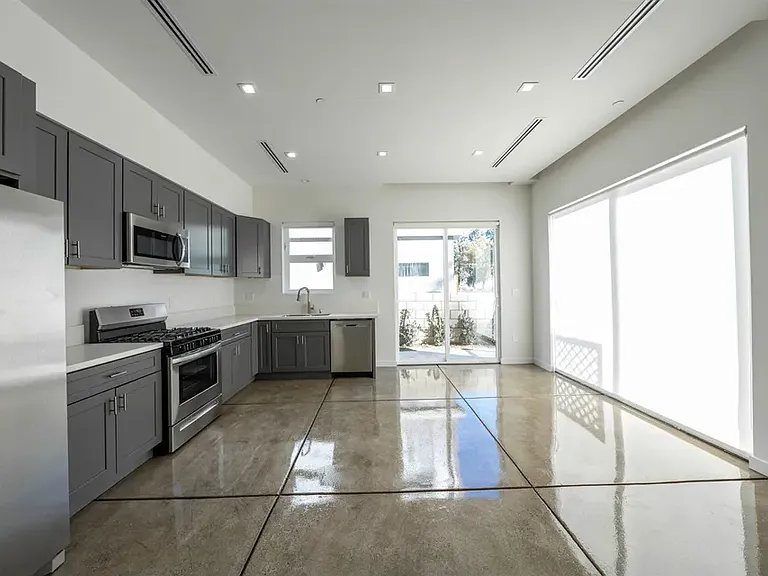 5407 Huntington Dr N #1 — Photo 3