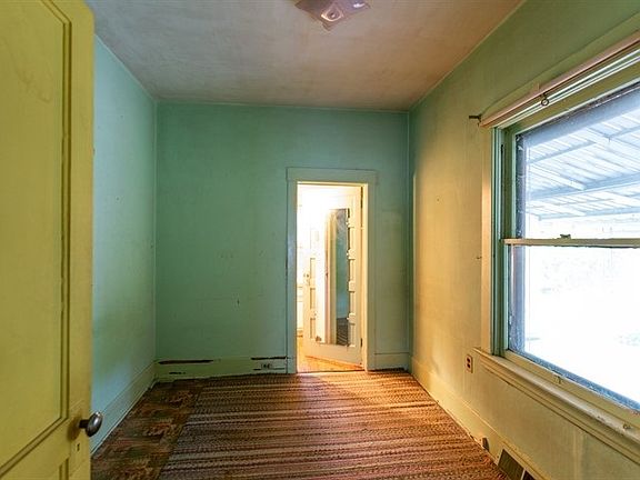 5th image of 2711 E 19th Ave