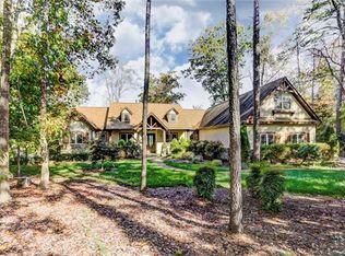 8008 Lake Providence Dr, Matthews, NC 28104