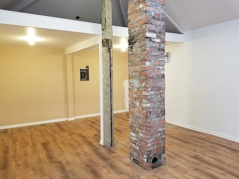 Studio building. Renovated in 2024.