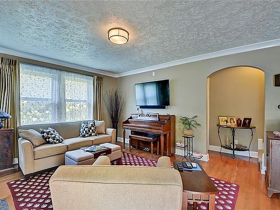 4th image of 5132 N Winthrop Ave