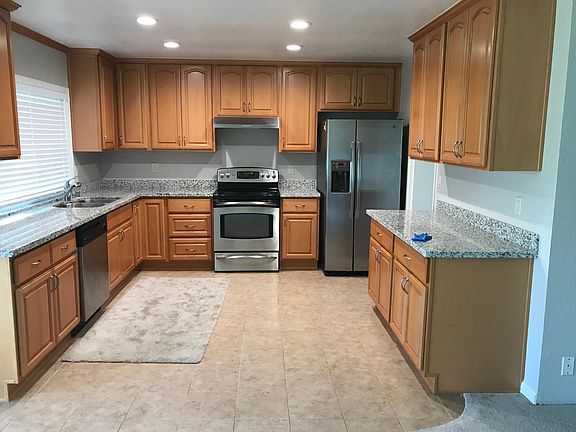 4th image of 8129 Peachtree Ave