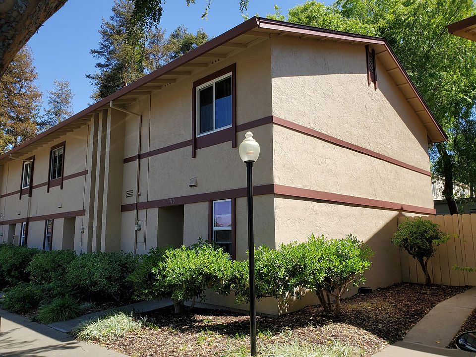 1st image of 1540 Parkwood Pl