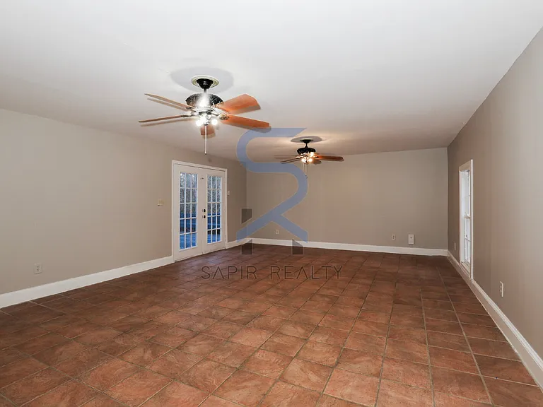 1441 Boulevard Lorraine SW — Photo 5
