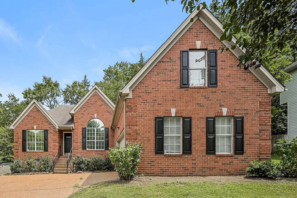 4 bed, 2.0 bath, 2040 sqft, $2,655 — Photo 1