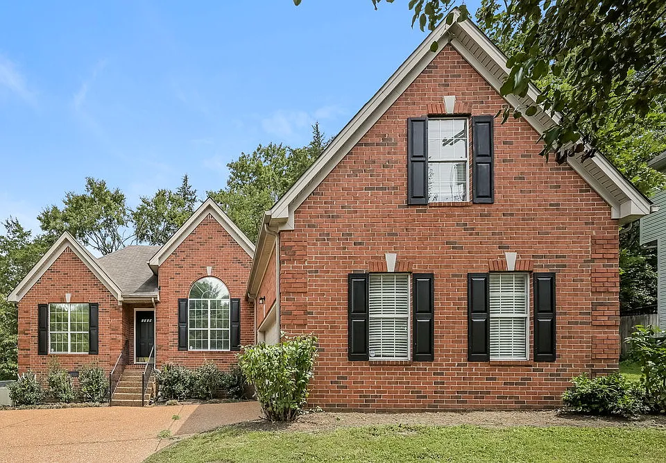 1009 Nighthawk Ln