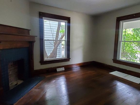5th image of 205 Lexington Ave