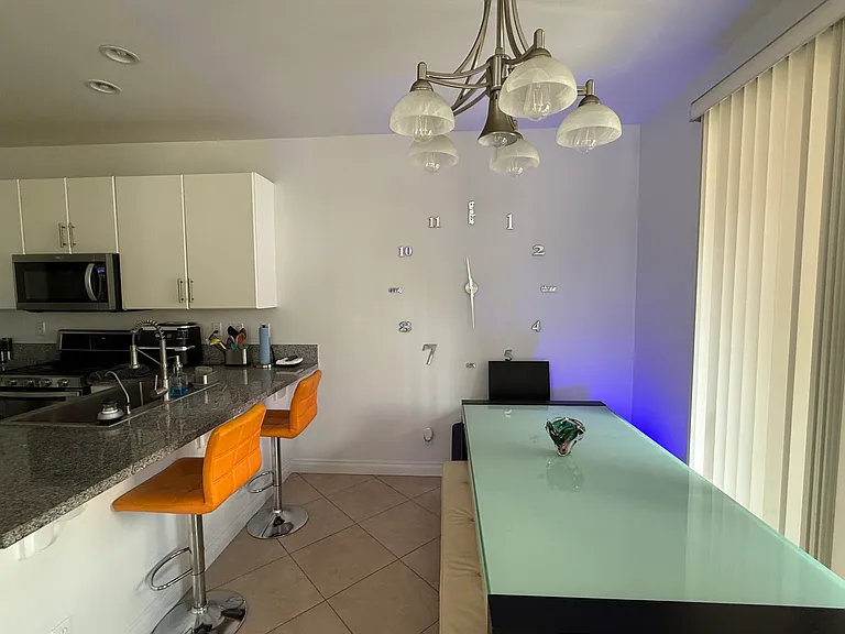 12854 Palm St #8 — Photo 3