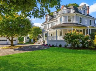 60 Ocean Ave, Larchmont, NY 10538
