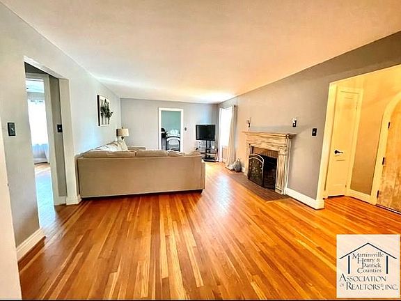 3rd image of 717 Prospect Hill Dr