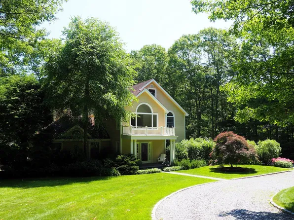 https://photos.zillowstatic.com/fp/c35c4db87a3884a8e2cdc4270ed0731b-p_e.webp
