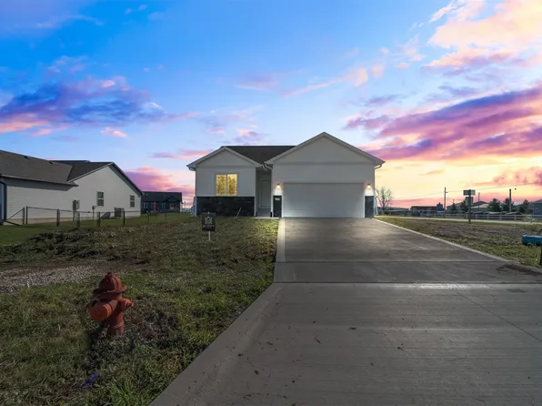 103 All Saints Dr, Stuart, IA 50250