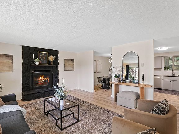 4th image of 1306 E 18th Ave