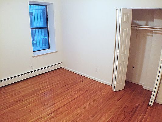 3rd image of 35 W 96th St #1X
