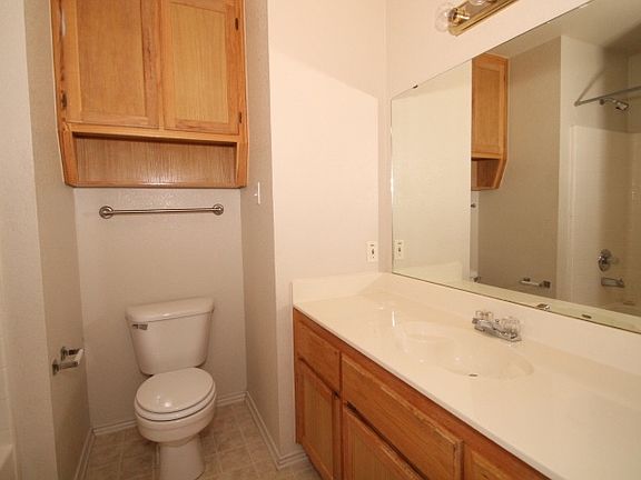 3rd image of 2703 Westwood Dr
