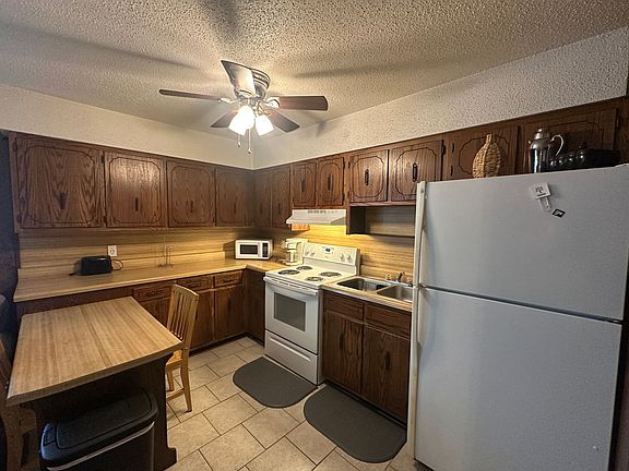 3rd image of 901 N Park Ave #10