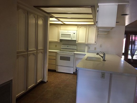 2nd image of 1127 W Sahuaro Ln