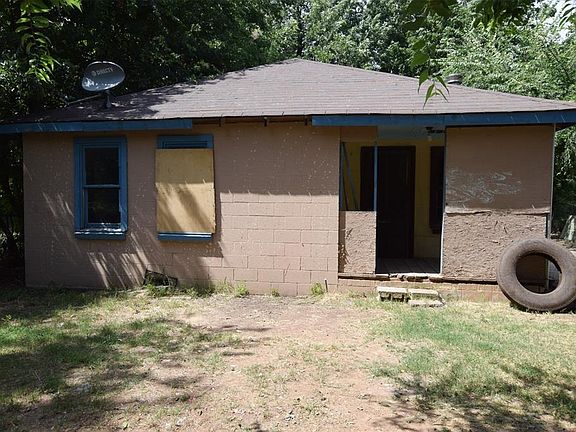 2nd image of 729 SE 51st St