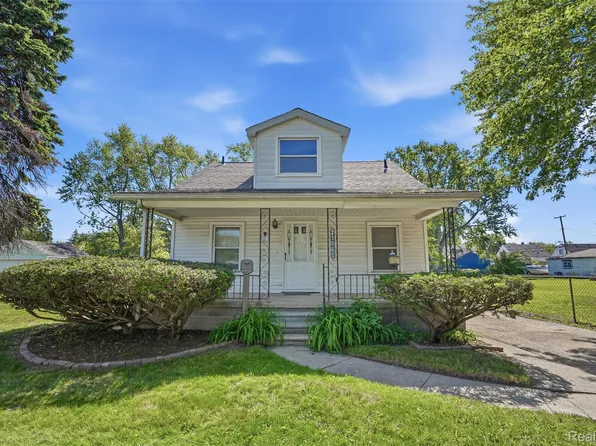 21966 Curie Ave, Warren, MI 48091