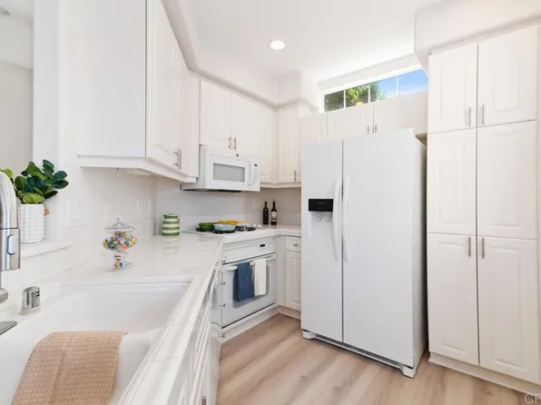 10810 Sabre Hill Dr Unit 175, San Diego, CA 92128