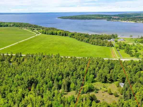 16th Rd, Garden, MI 49835