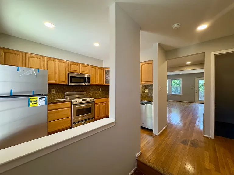 812 S Paca St — Photo 2