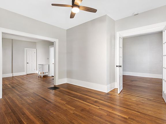 3rd image of 1046 Park St SW
